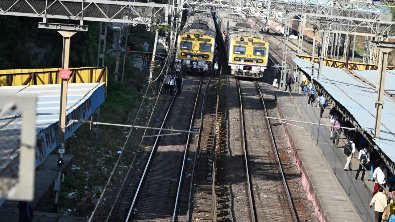 <p>The Western Railway spokesperson confirmed the snag affecting services and said that the train was been detained due to unit failure and was being attended. Till then the services will remain down. All other three lines were working fine</p>